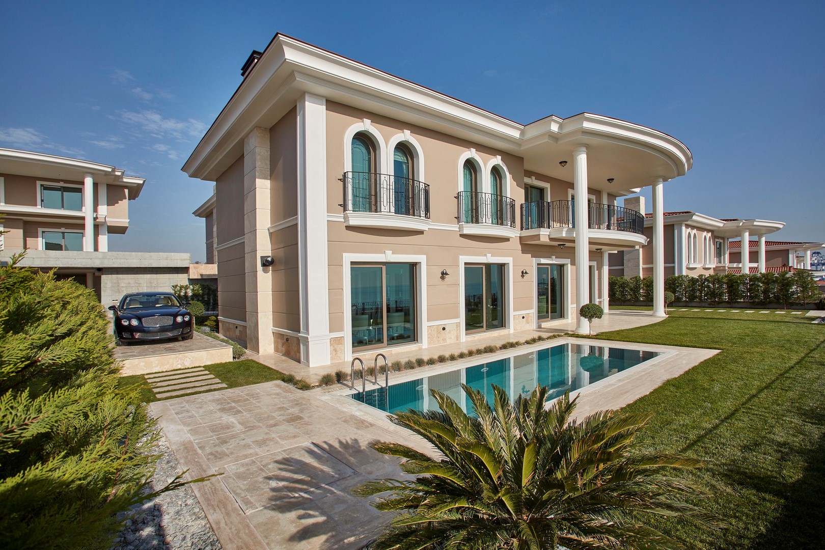 HERE IS THE IDEAL VILLA